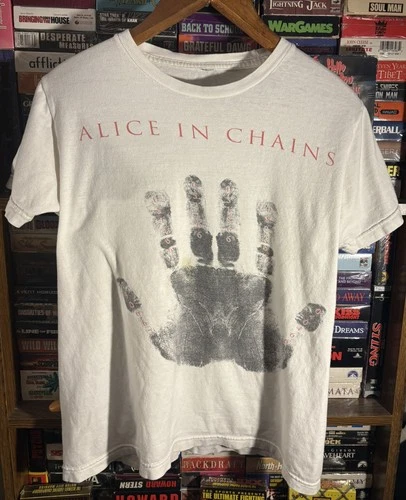 Vintage Y2K Reprint Alice In Chains T-Shirt Black Grunge Ban Vintage vintage concert t-shirt, vintage, single stitch, B+ condition