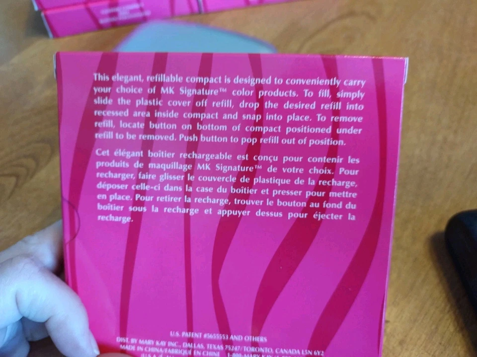 Mary Kay MK Signature Recargable Personalizado Compacto Con Espejo Nuevo en Caja Sin Rellenar Nuevo de Lote Antiguo Foto 4 de 4