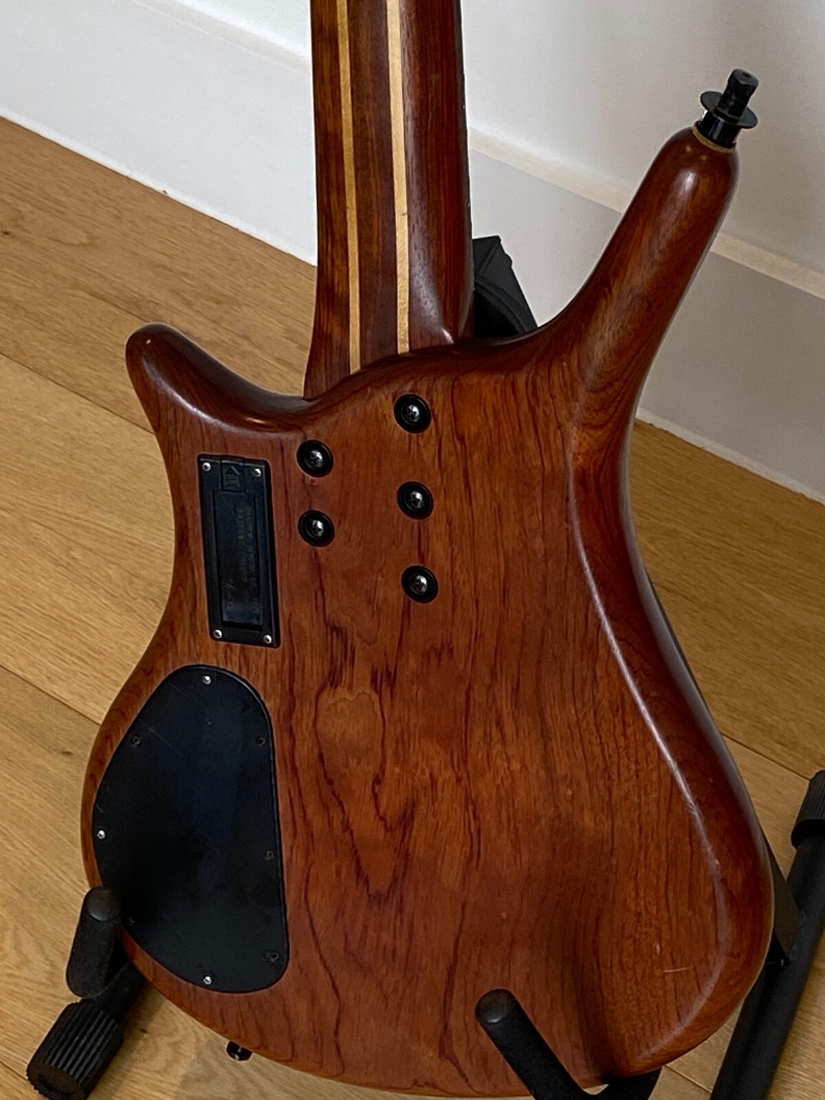 VINTAGE (1992) VESTER CLIPPER 5 STRING MAHOGANY BASS GUITAR CUSTOM SHOP