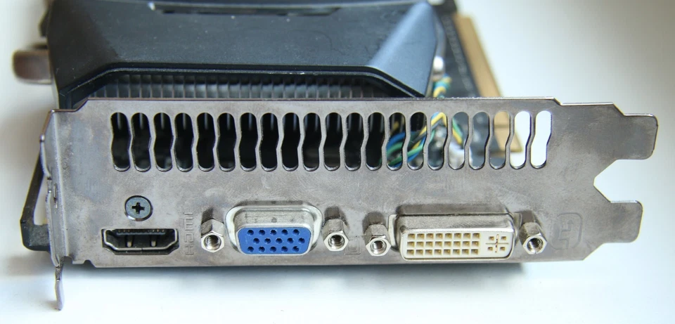 Asus NVIDIA GeForce GTX 550 Ti 1GB GDDR5 TI DC/DI/1GD5 1GB  Graphics Card - Image 3 of 4