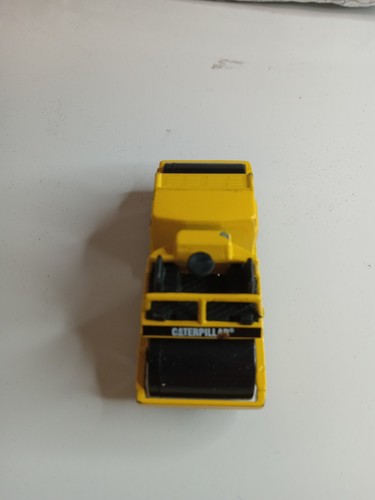 Matchbox Road Roller Steamroller CAT 1997 Die Cast Metal 3" Yellow - Picture 4 of 4