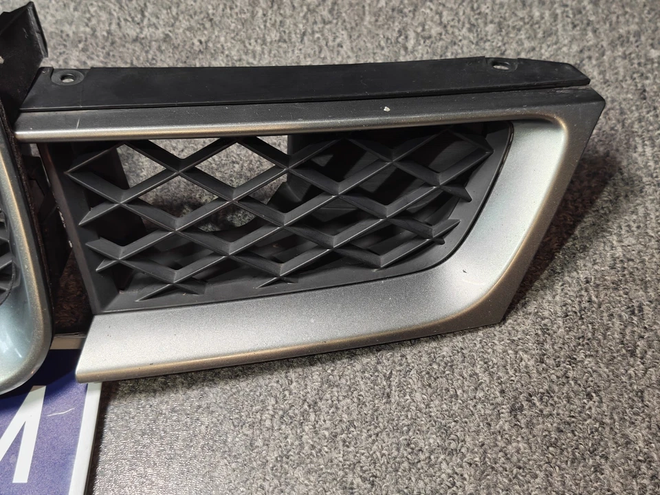 Juego de rejilla de parachoques delantero Subaru Impreza 2006-2007 acero gris metálico genuino Foto 4 de 4