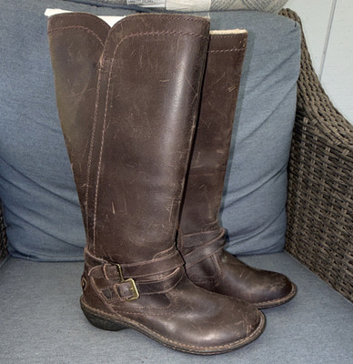 UGG Women s Brown Leather Sheepskin Lined Knee-High Riding Zip Boots 5