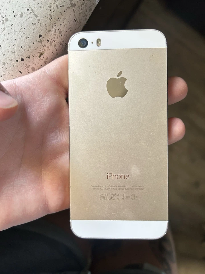 Funciona Apple iPhone 5s Oro Rosa A1533 Desbloqueado Foto 2 de 4