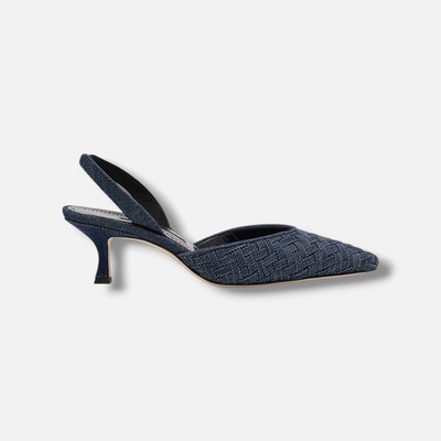 Manolo Blahnik Women's Blue Carolyne Chambray Slingback Pumps Size 37