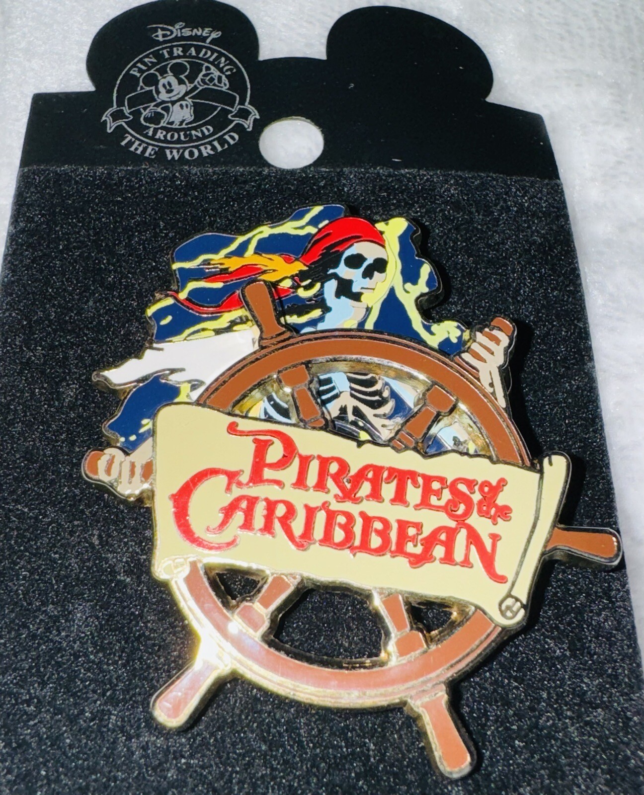 RARE Vintage Disney Pin Pirates Of The Caribbean Skeleton Ship Wheel 2003￼