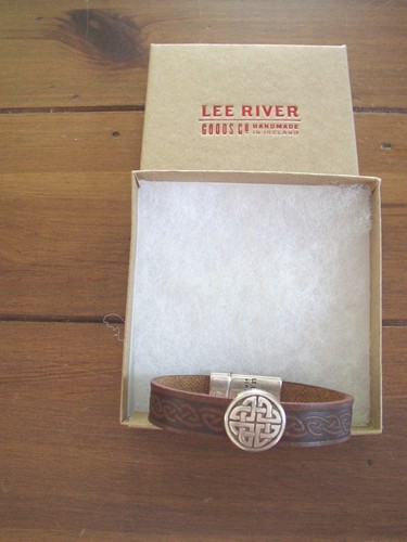 Unisex Celtic Knot Leather Cuff Bracelet, Lee River Leather, 3 color choices - Picture 7 of 8