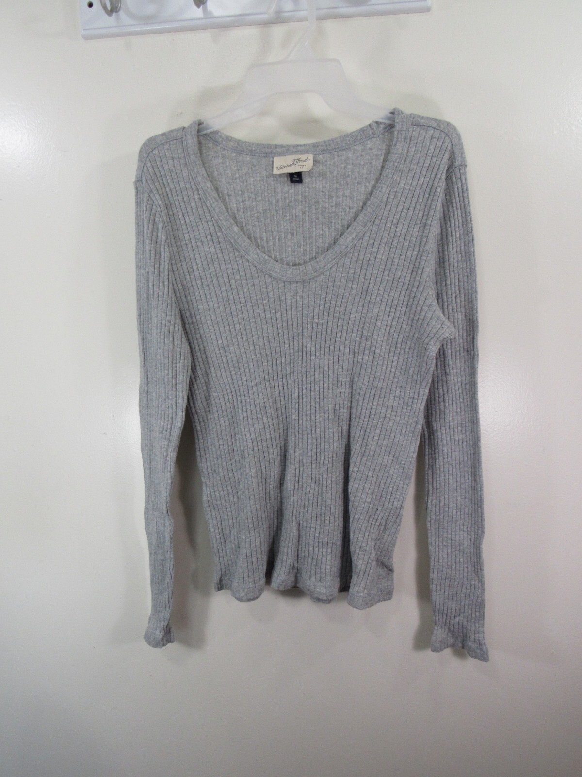 Universal Threads Top Size M Gray Pull Over Round… - image 1