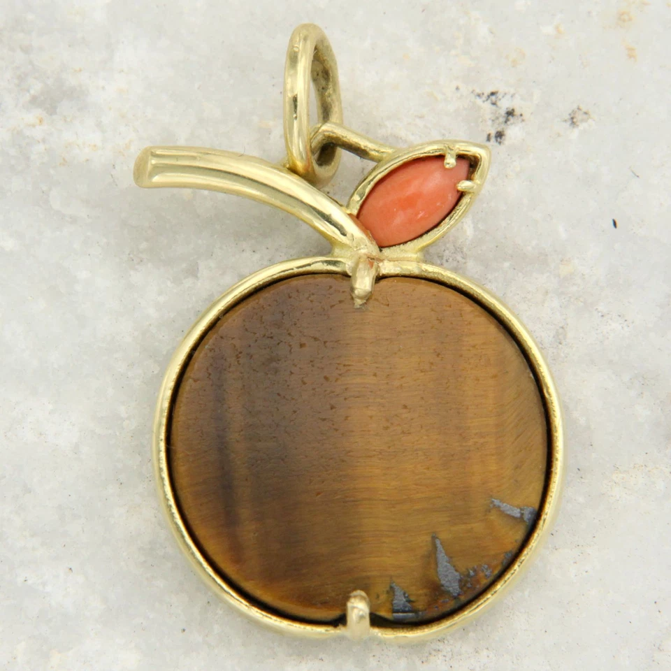 Ciondolo Mela ORO Giallo 18 kt 750 con Occhio di Tigre e CORALLO Frutta Charm - Immagine 2 di 4