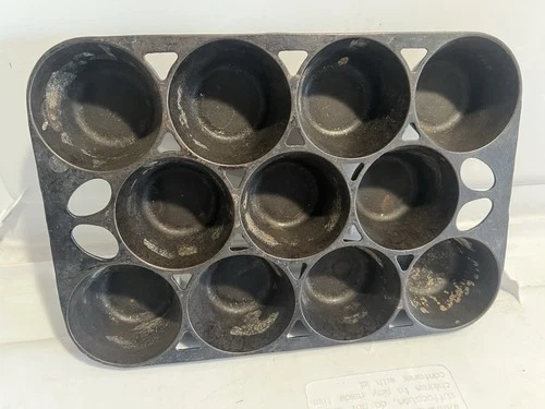 Vintage GRISWOLD Cast Iron NO 10 Popover Muffin Pan 949 Erie PA USA 11 Cup