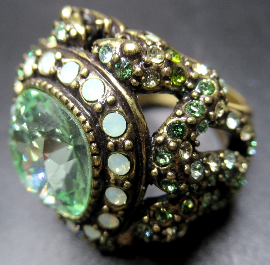 Precioso Anillo HEIDI DAUS Serpientes Enrolladas Cristal Verde Talla 7 Foto 3 de 4