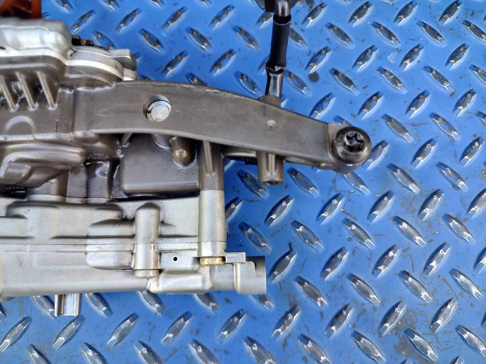 Conjunto bomba aceite motor Mercedes W221 S63 AMG M157 2011-2013 2781810547 Foto 3 de 4