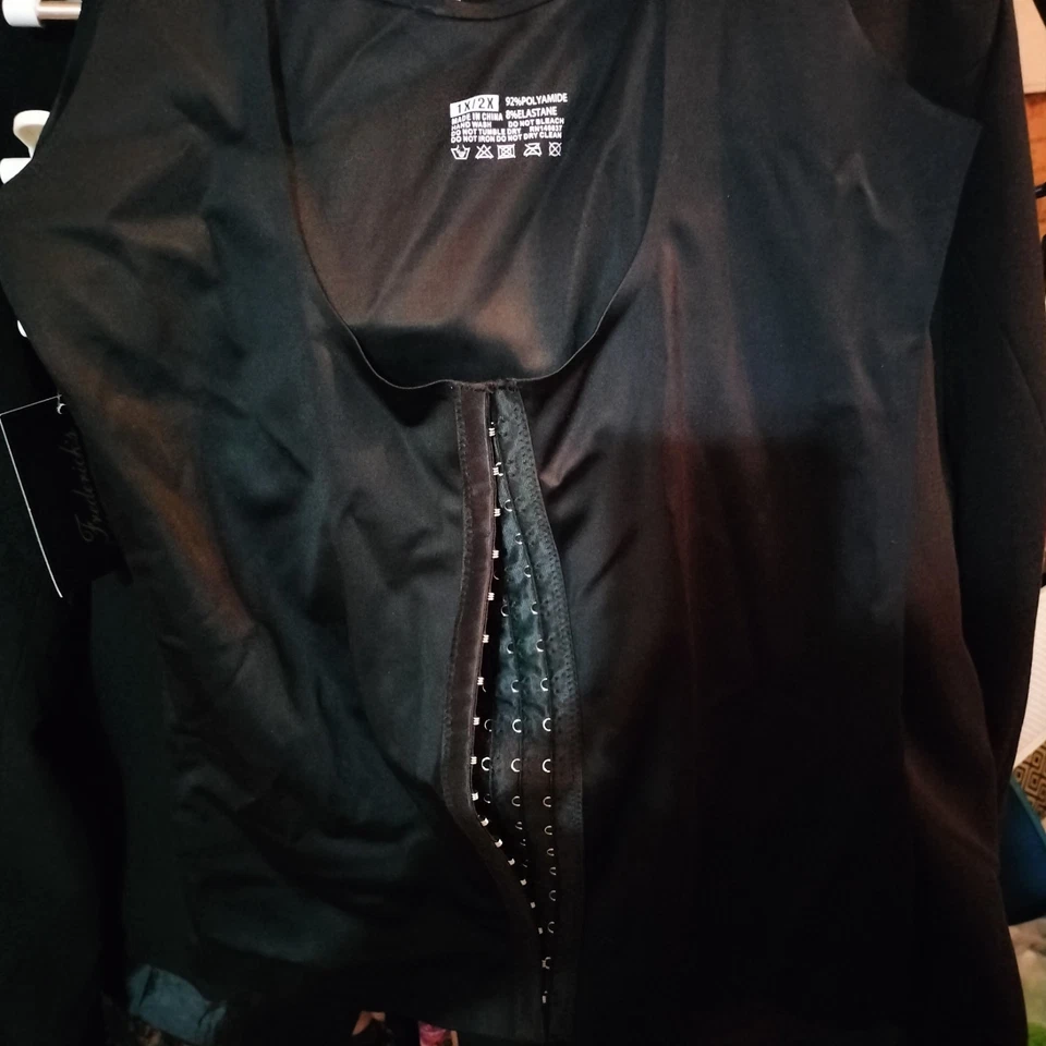 Lencería Fredericks Of Hollywood Talla Grande Negro Gancho Frontal Formador Tanque 1X / 2X Foto 4 de 4