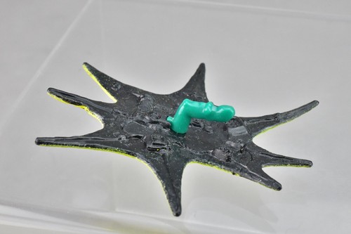 Skeleton Warriors Figure WEAPON Shield Yellow Part Arcula Accessory - Picture 2 of 2