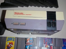 Nintendo NES System w/10 Games Mario 3 Metal Gear Blaster Master Tetris More