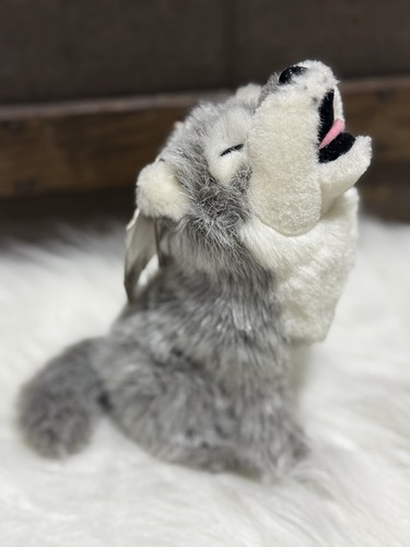 Vintage Stuffed Animal House Wolf Plush Gray White Howling Toy 7” with Tags - Picture 4 of 9