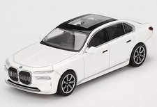 1/64 Mini GT BMW i7 xDrive60 LHD Mineral White Diecast Model MGT00819-BL