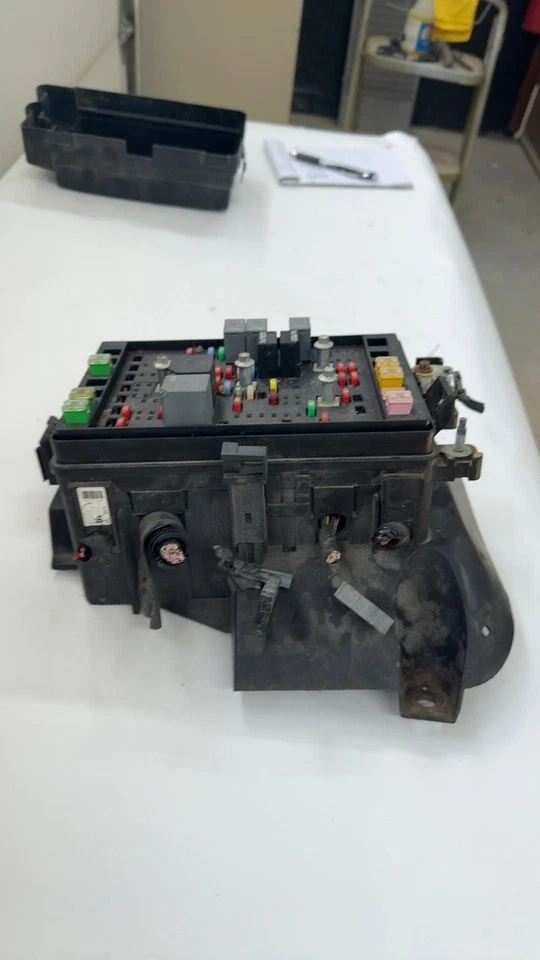 Caja de fusibles de motor Trailblazer 2006 4,2 L Foto 2 de 4