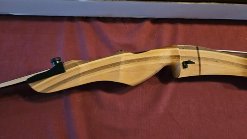 66" Recurve Bow, 12 Arrows, Archery Beginner Practice Hunting + OPTION Target - Picture 3 of 5