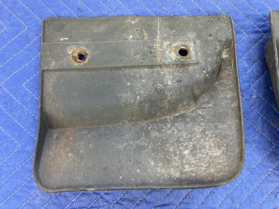 1975-1993 Volvo 240 242 244 245 Front Left & Right Mud Flap Pair OEM #3849E - Image 2 of 4
