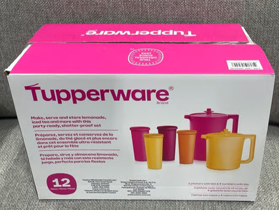 tupperwear タッパーウェア　ピンク　ロングスーパーケース　4個　セット Tupperware Heritage 2 Pitcher & 4 Tumbler Set With Lids Pink
