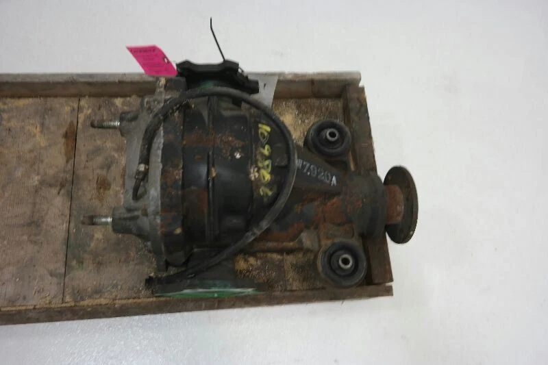 2004 2005 2006 INFINITI QX56 Rear Carrier 3.357 Ratio  - Image 4 of 4