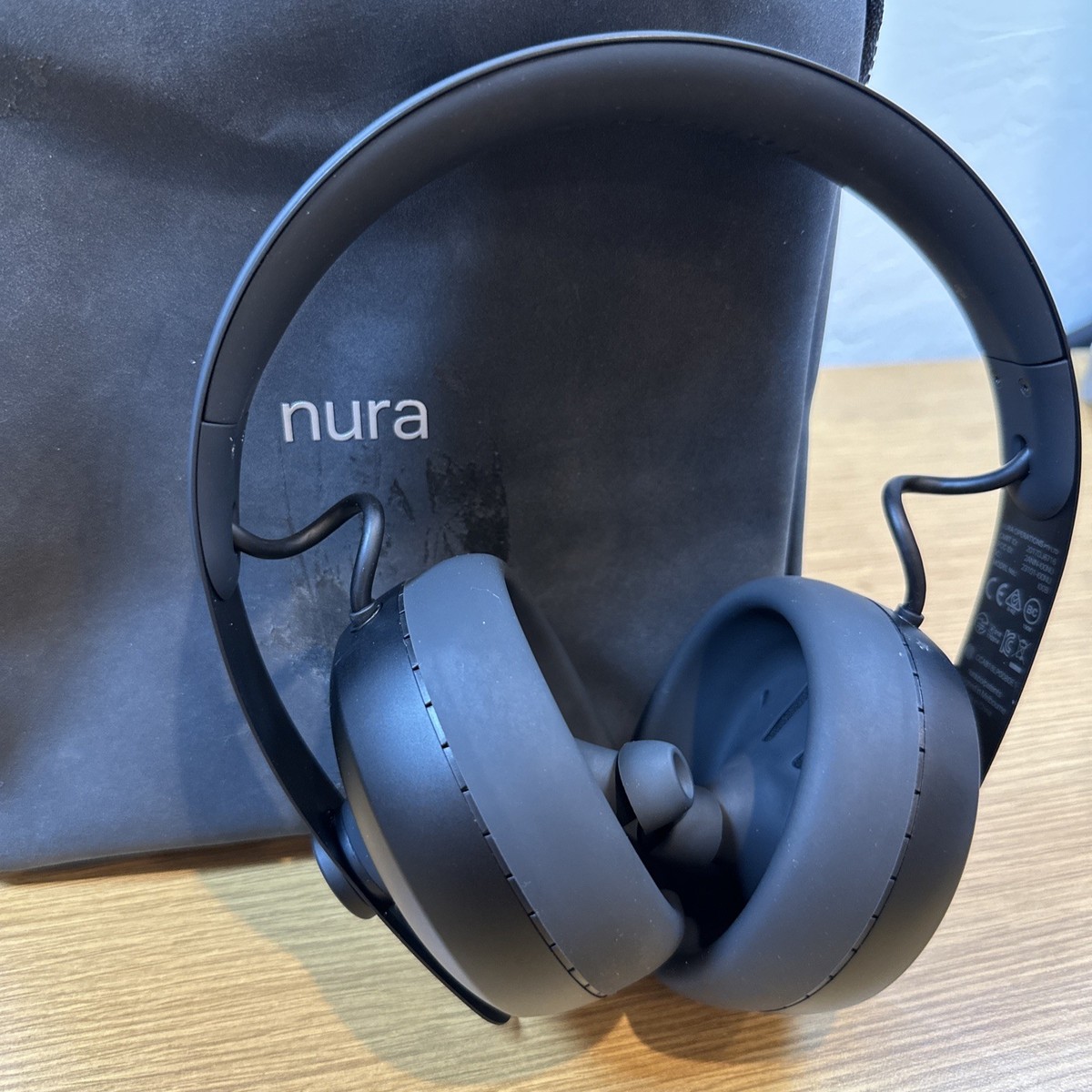 nura Nuraphone 100B Wireless Headphones With Charging Cord nura Nuraphone 100B Wireless Headphones With Charging Cord