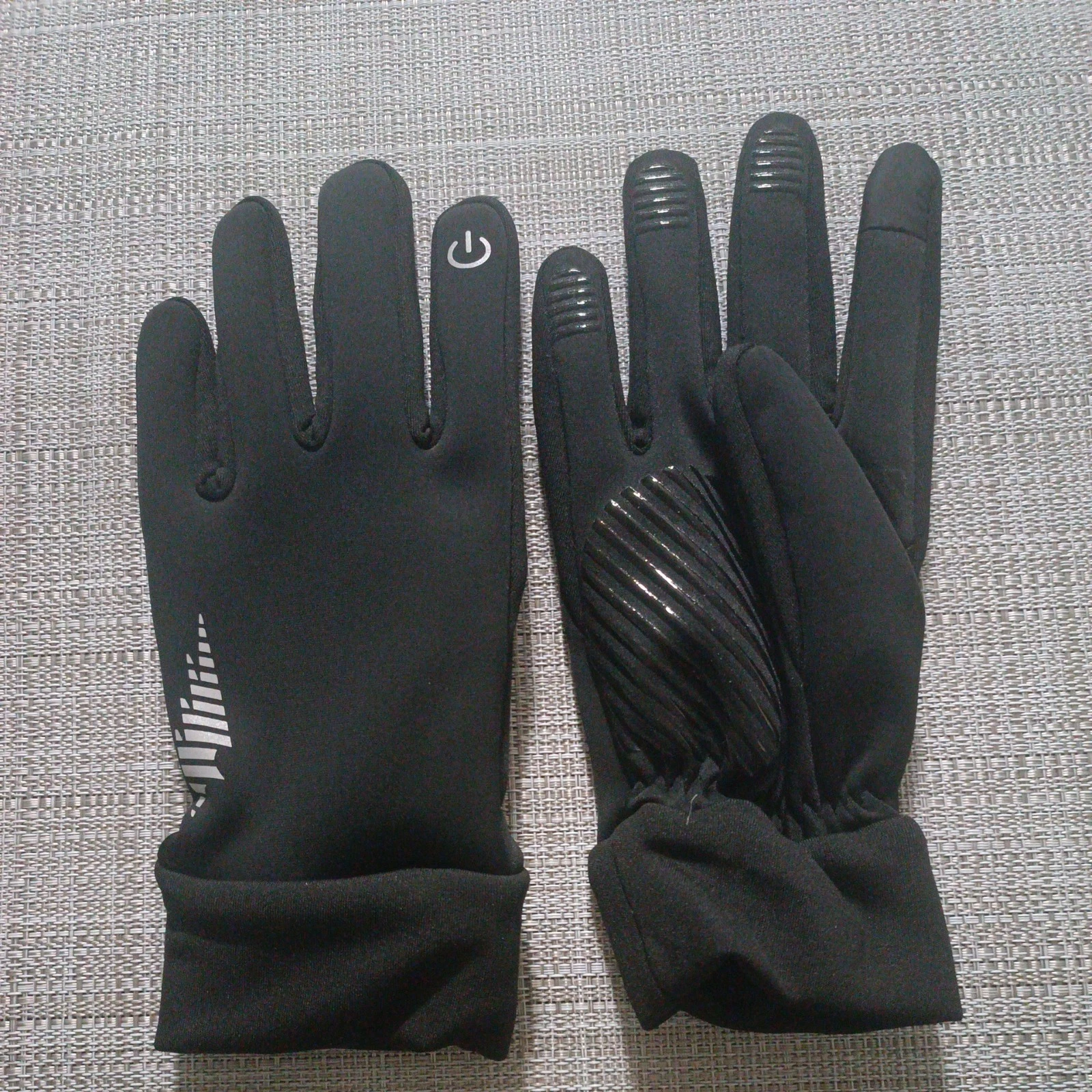 Winter Touchscreen Ski Gloves for Men & Women - Thermal, Cycling, Hiking, Spo...
Opens in a new wind