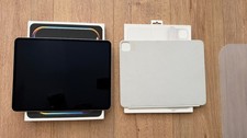 Apple iPad Pro 13" Wi-Fi + Cellular 2024 (M4) 256 GB Silber + Smartfolio