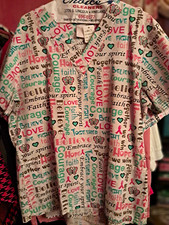 Scrubs Women s XL V-Neck Short Sleeve Medical Scrub Top Multicolor Pattern
