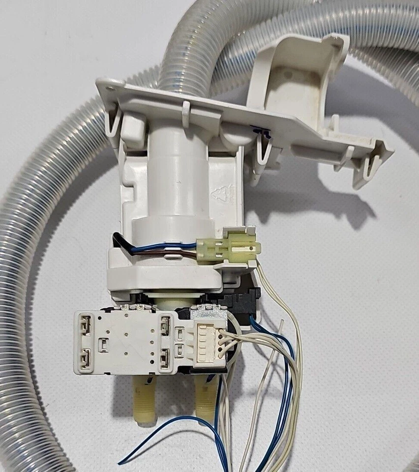 Manguera de entrada y electroválvulas SIEMENS WM14S361AV para lavadora Aquastop KN-23-4 Foto 2 de 4