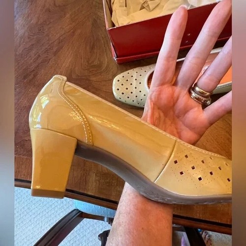 ARA SAND COLORED CLOSE 2.5" HEELS US SIZE 8 - Picture 5 of 8