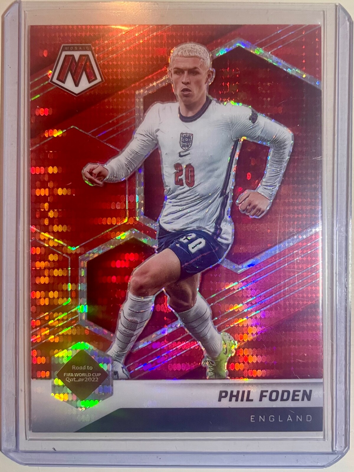 2021-22 Panini Mosaic Phil Foden FIFA Road to World Cup Red Pulsar Prizm #39