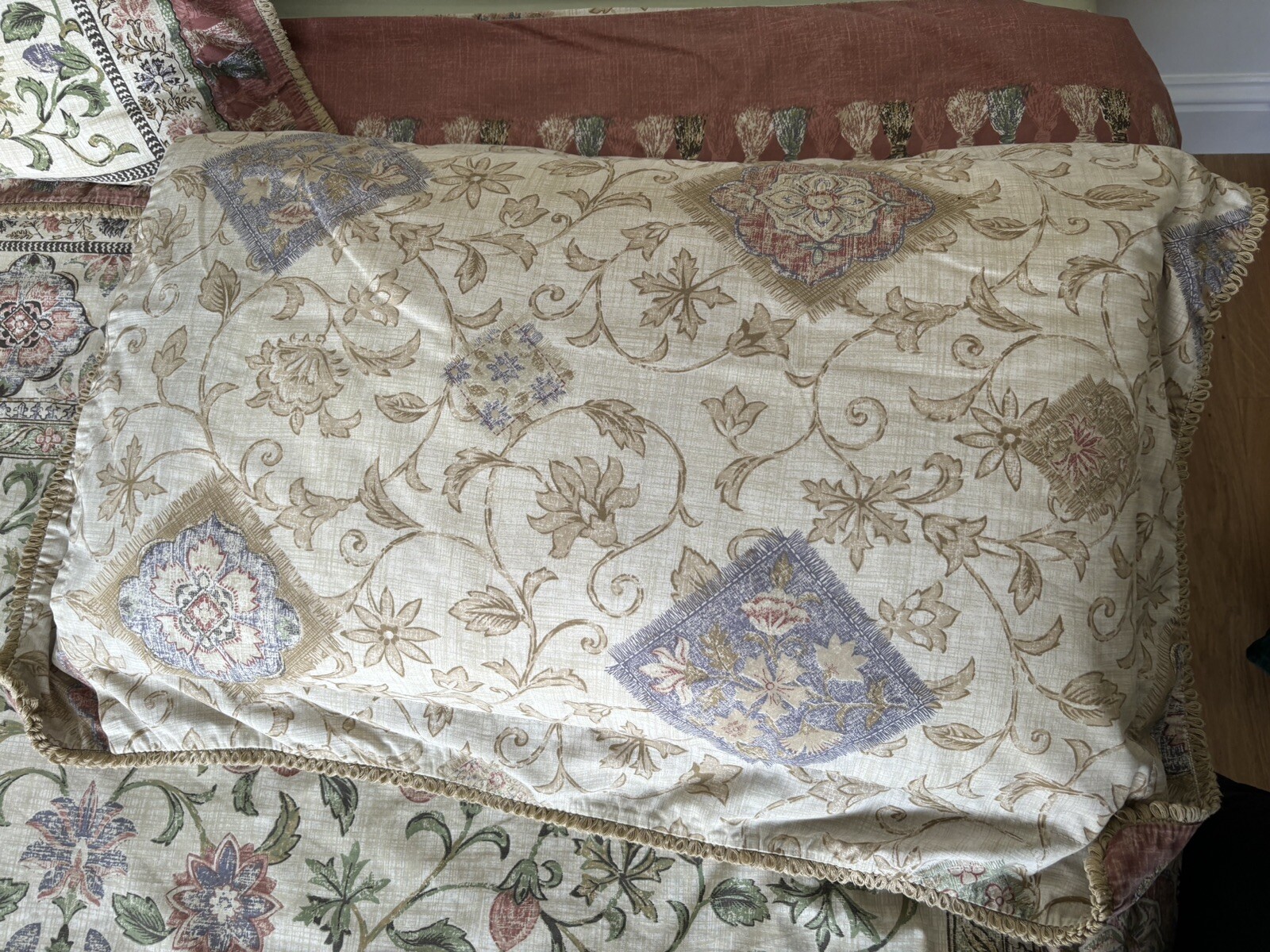 Dorma Vintage V&A Kalamkari Reversible Double Duvet Set + Four