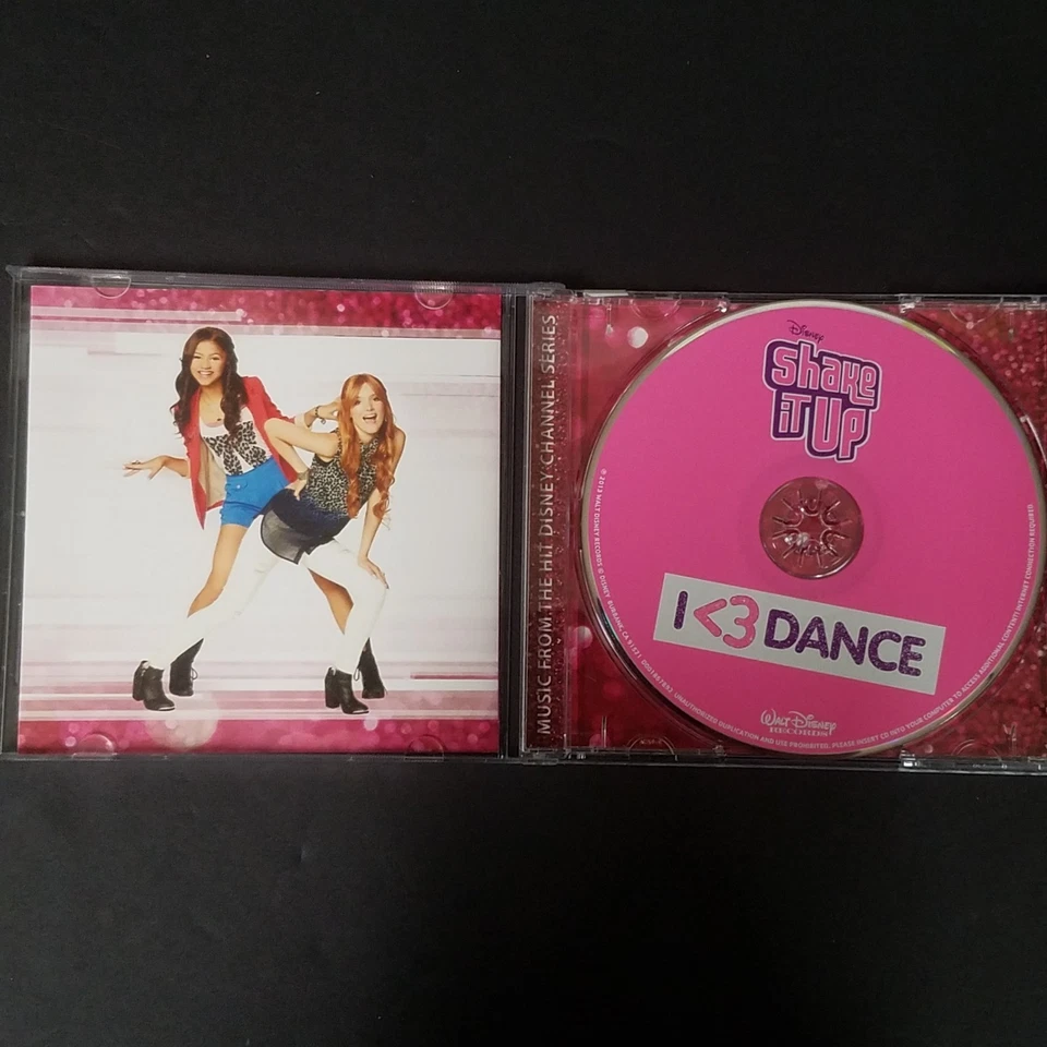 Disney Shake it Up I 3 Dance 2013 Walt Disney Records Foto 2 de 3