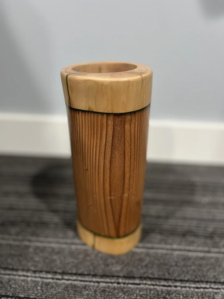 CASTIÇAL EXCLUSIVO DE MADEIRA E RESINA 9” DE ALTURA - Imagem 3 de 4