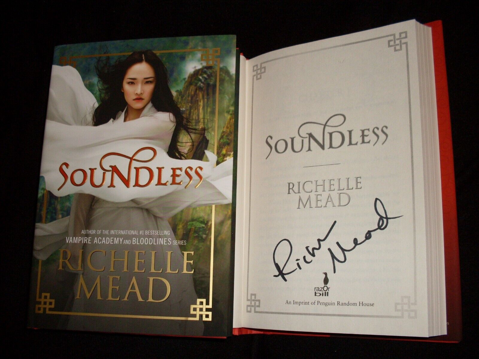 Richelle Mead signed Soundless 1st printing HC book signed in person NOT tipped