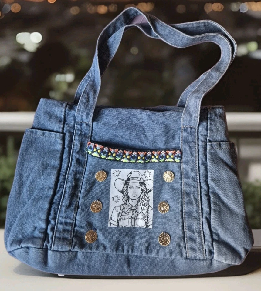 Exclusivo bolso boho étnico con monedas doradas y logotipo de mi tienda.  - Imagen 2 de 4