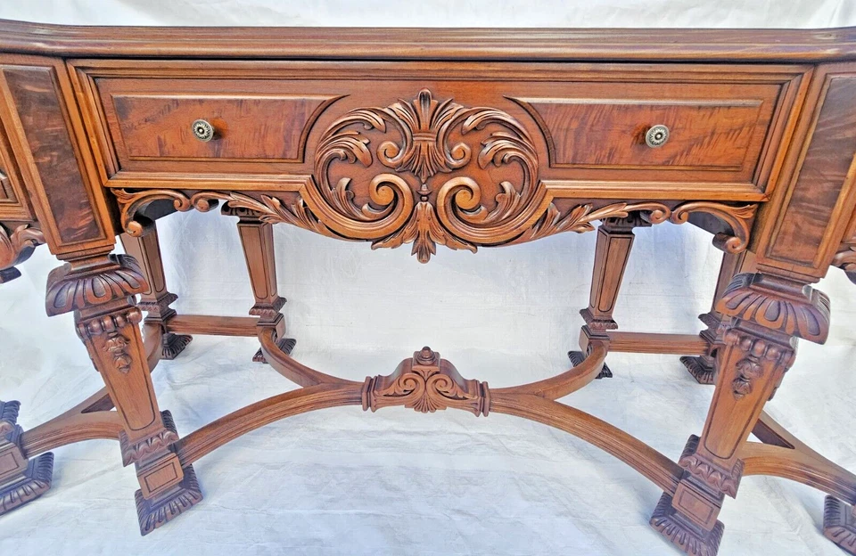 Antiguo aparador de nogal tallado Rockford años 20 consola buffet renacimiento español Foto 3 de 4