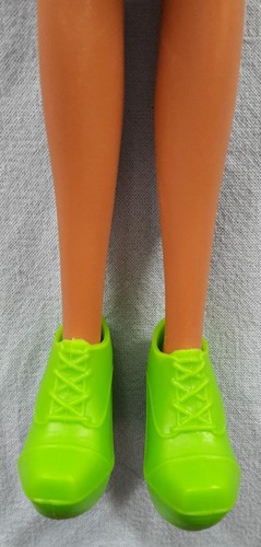 1x Disney Descendants Puppe Freddie Doll Neon Lights Ball Isle of the Lost - Bild 7 von 16