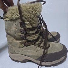 Hi-Tec St Moritz 200 Womens size 9 Waterproof Insulated Winter Boots 