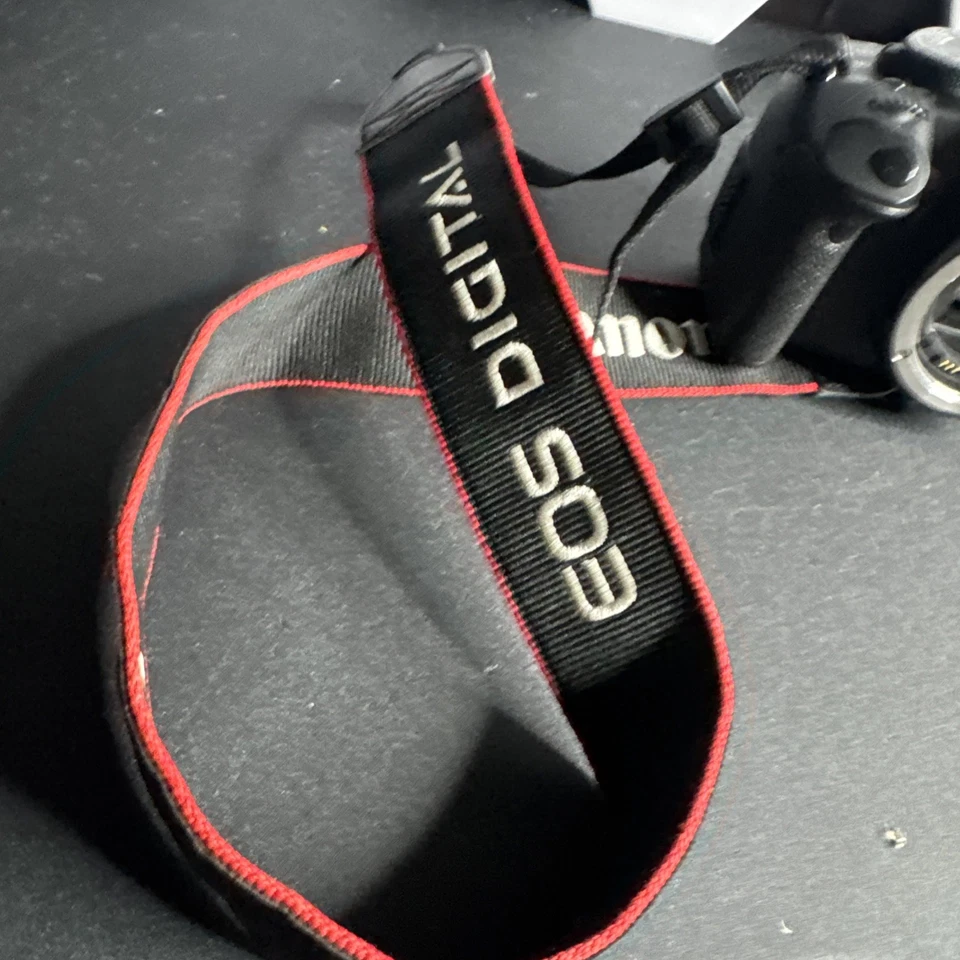 Cuerpo de cámara réflex digital Canon EOS Rebel T1i 15,1 MP - NEGRO Foto 2 de 4