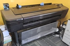 HP DesignJet /PostScript Printer with V-Trimmer
