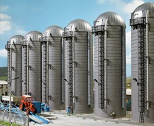 Busch 1913 Tower silos HO/OO Gauge Kit