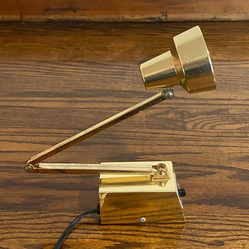 VINTAGE TENSOR SMALL GOLD BRASS DESK LAMP MODEL 1519 ADJUSTABLE - Picture 4 of 12