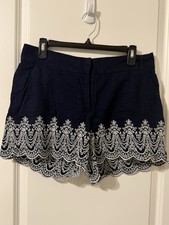 Crown  Ivy Shorts Size 8