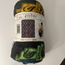 Harry Potter Blanket Hogwarts Wizard House Crests Soft Plush Size 46 x 60 NEW