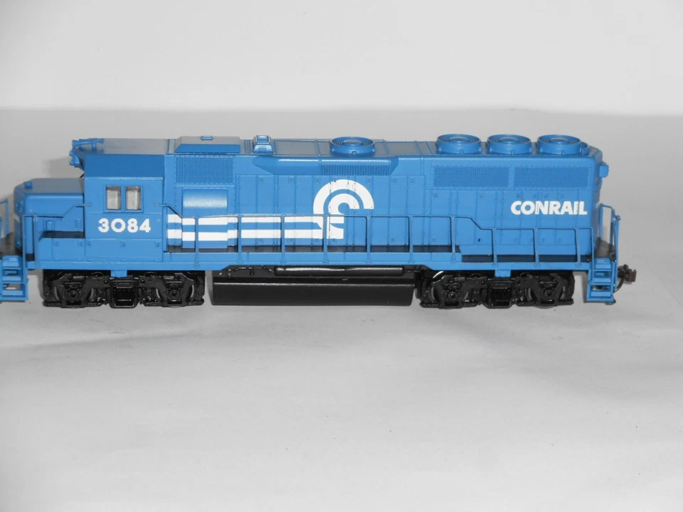 Bachmann Conrail Diesel in DCC mode.  Excellent operation. HO Scale. No box - Image 3 of 4