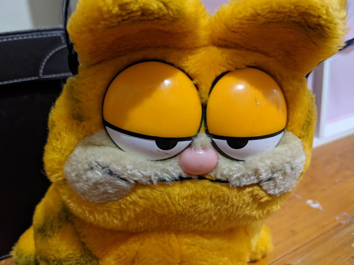 1981 Original Garfield Cat Plush Toy 25x20ish cm Collectable 1981 Original Garfield Cat Plush Toy 25x20ish cm Collectable