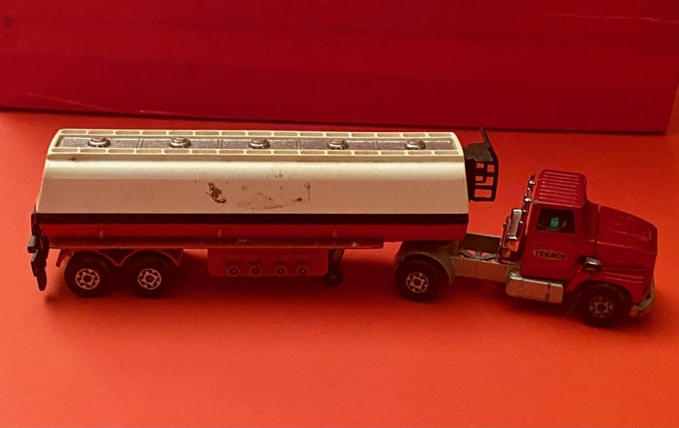 MATCHBOX Super Kings - K18/18 Ford Articulated Tanker "TEXACO" - Lesney 1973  - Immagine 3 di 4